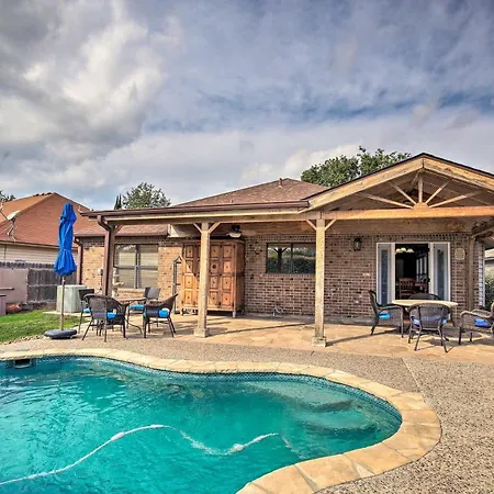 Villa San Antonio Getaway About 18 Mi To Dtwn And Pool!